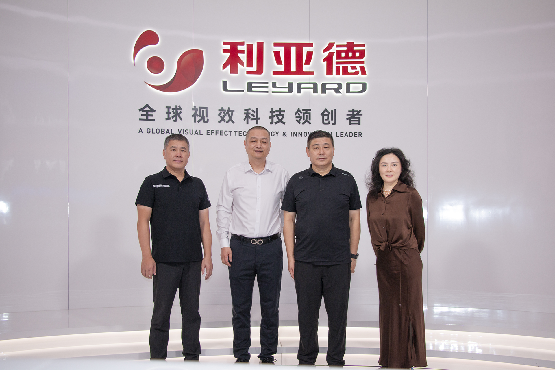 重庆千里科技股份有限公司周宗成总裁等辅导一行光临PG电子南方总部调查互换